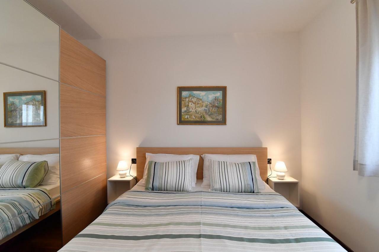 City Penthouse Vita Pula Exterior foto